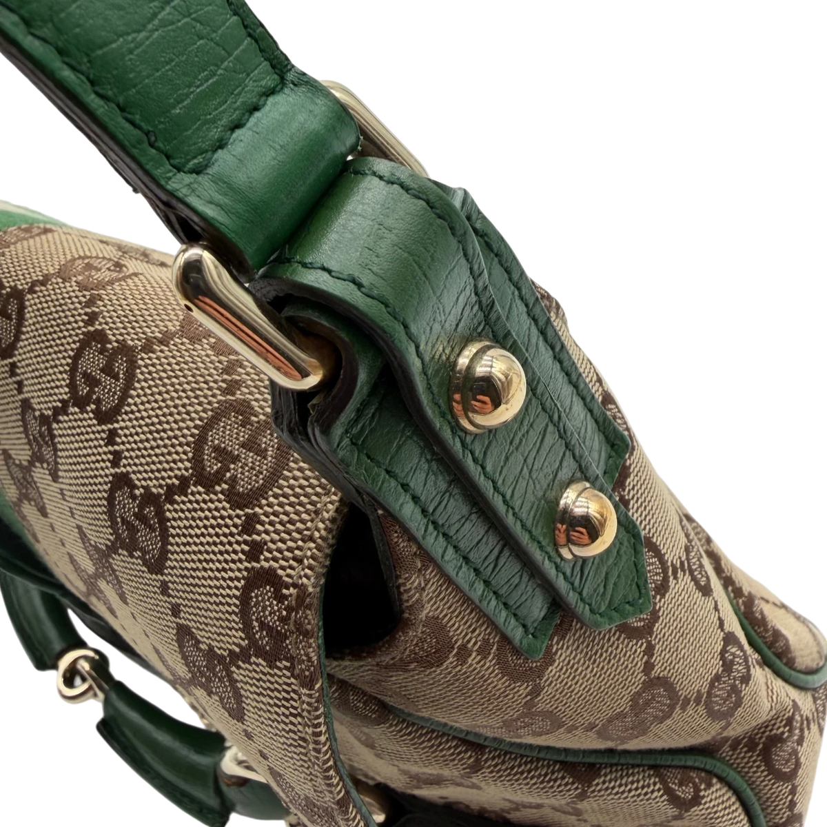 Gucci Schultertasche Horsebit 1955 monogram beige – Beschläge im Detail