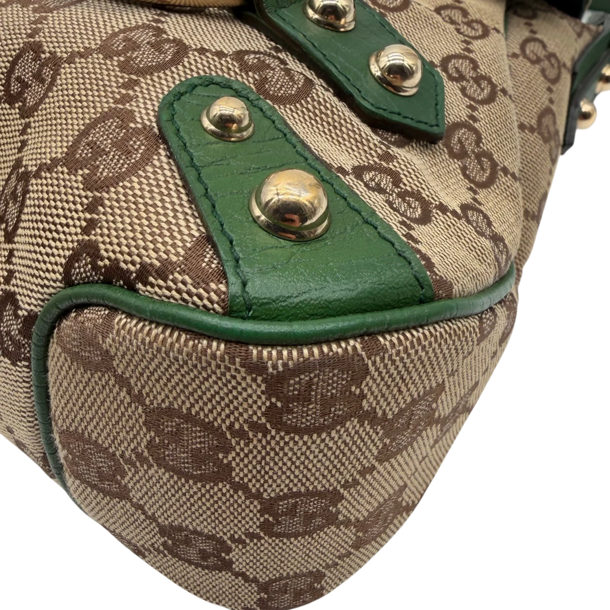 Gucci Schultertasche Horsebit 1955 monogram beige – Ecken im Detail