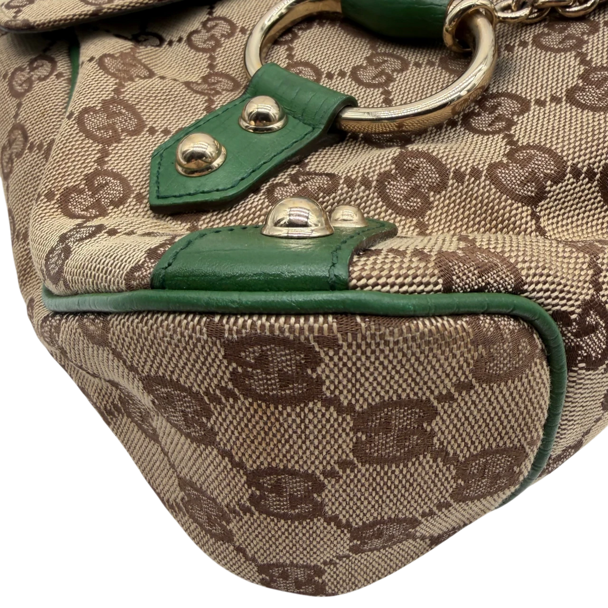 Gucci Schultertasche Horsebit 1955 monogram beige – Ecken im Detail