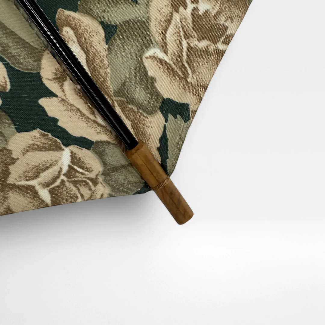 Gucci Regenschirm weiße Rosen Muster