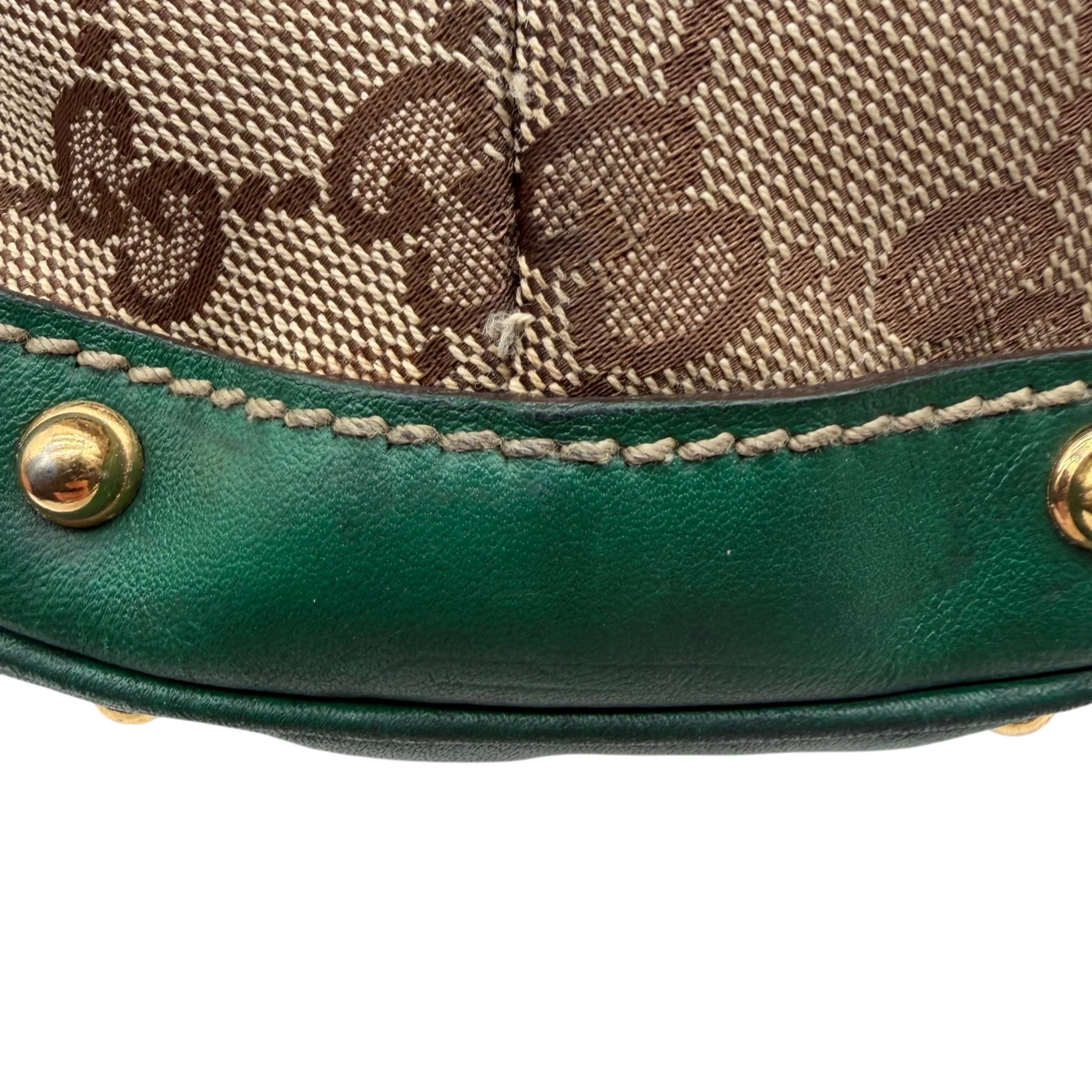 Gucci Schultertasche Biba Hobo monogram beige – Ecken im Detail