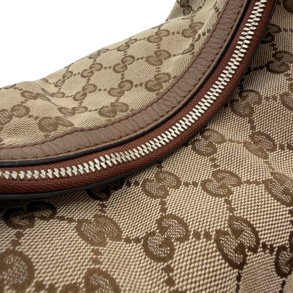 Gucci Schultertasche Bree Hobo monogram beige