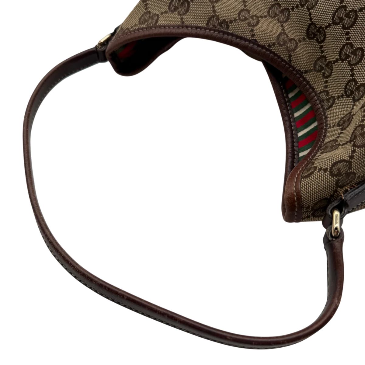 Gucci Schultertasche Britt Hobo monogram beige – Schulterriemen im Detail