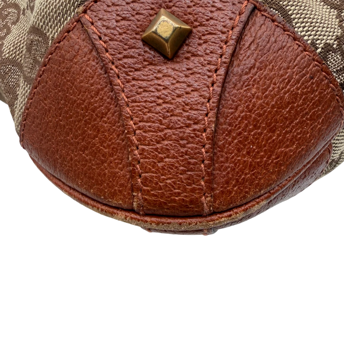 Gucci Schultertasche Bucket monogram beige – Ecken im Detail