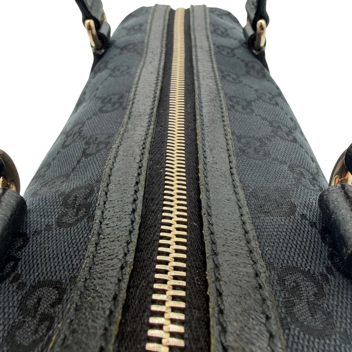 Gucci Schultertasche Charmy Boston monogram schwarz – Beschläge im Detail