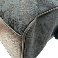 Gucci Schultertasche Charmy Boston monogram schwarz – Ecken im Detail