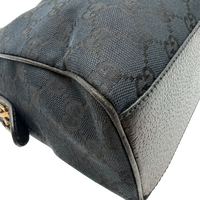 Gucci Schultertasche Charmy Boston monogram schwarz – Ecken im Detail