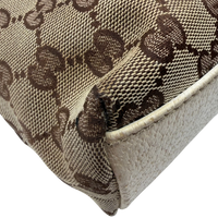 Gucci Schultertasche Charmy Mini Shopper monogram beige – Ecken im Detail