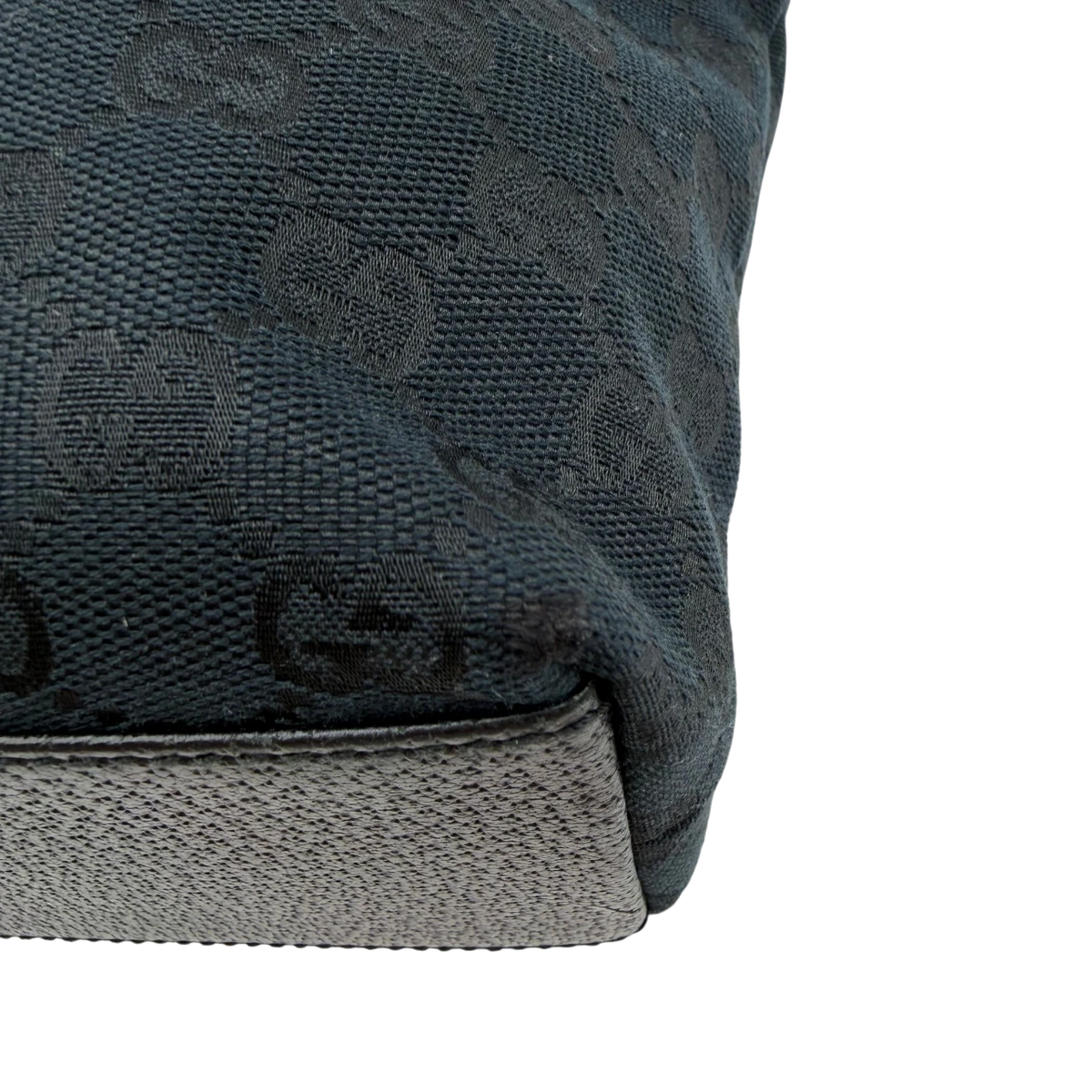 Gucci Schultertasche Charmy Mini Shopper monogram schwarz – Ecken im Detail