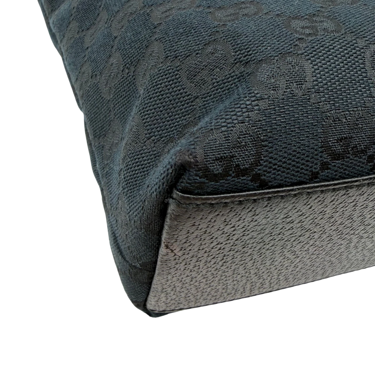 Gucci Schultertasche Charmy Mini Shopper monogram schwarz – Ecken im Detail