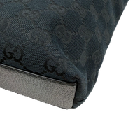 Gucci Schultertasche Charmy Mini Shopper monogram schwarz – Ecken im Detail