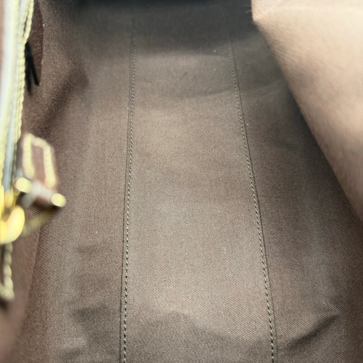 Gucci Schultertasche Charmy monogram beige