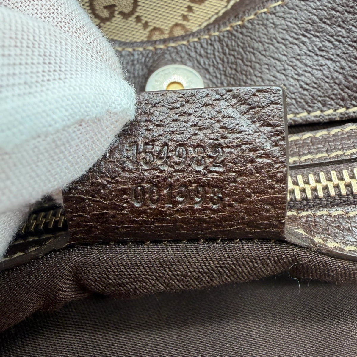 Gucci Schultertasche Charmy monogram beige