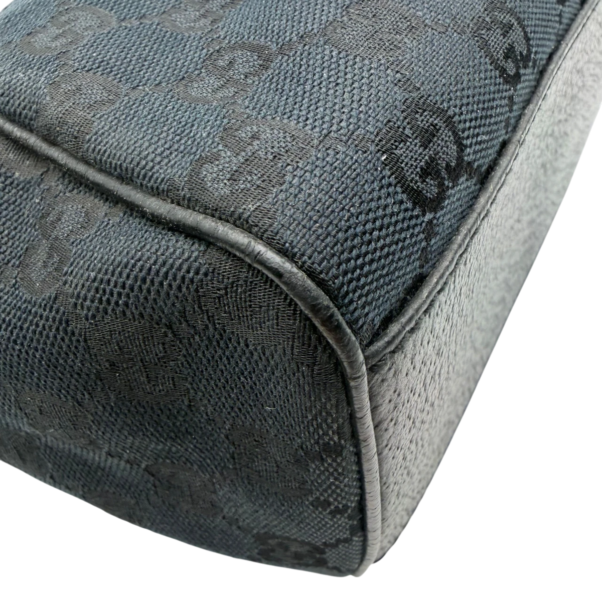 Gucci Schultertasche Charmy monogram schwarz – Ecken im Detail
