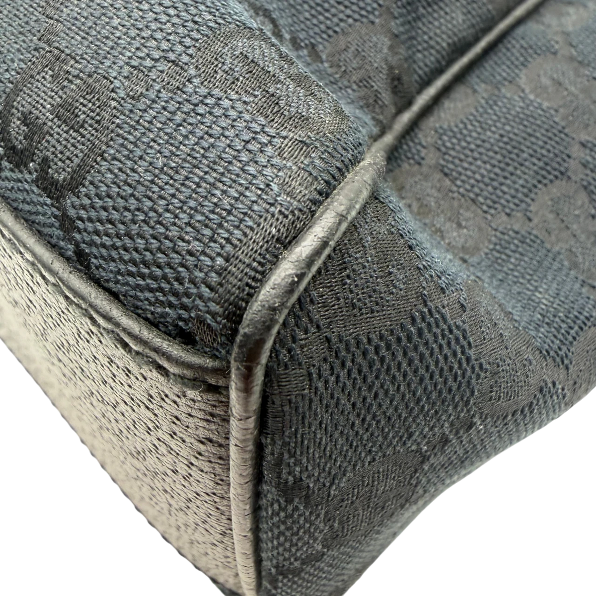 Gucci Schultertasche Charmy monogram schwarz – Ecken im Detail