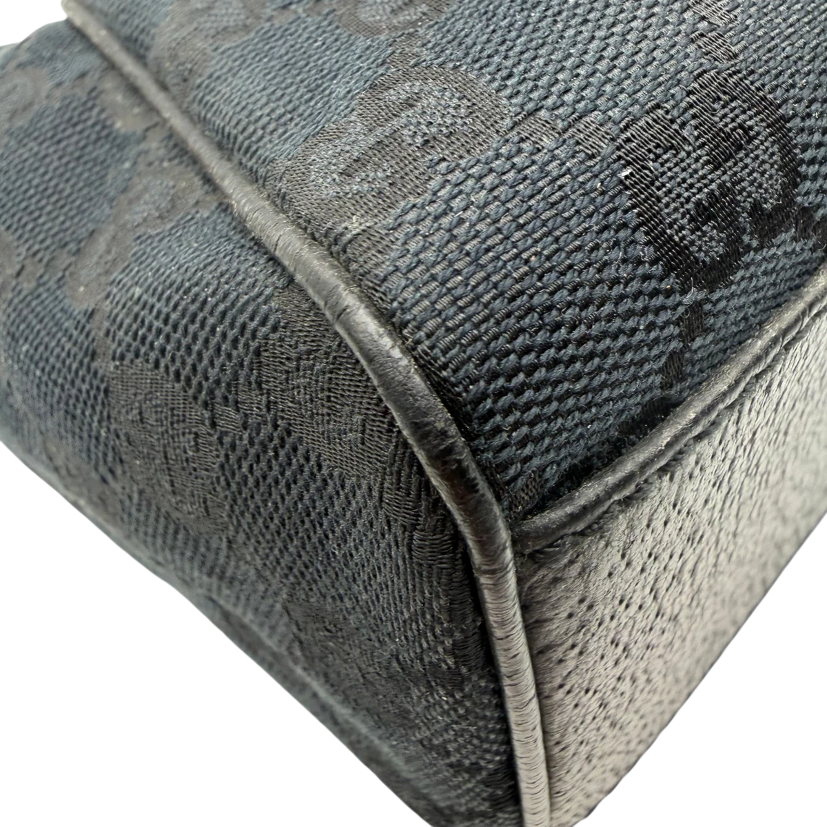 Gucci Schultertasche Charmy monogram schwarz – Ecken im Detail