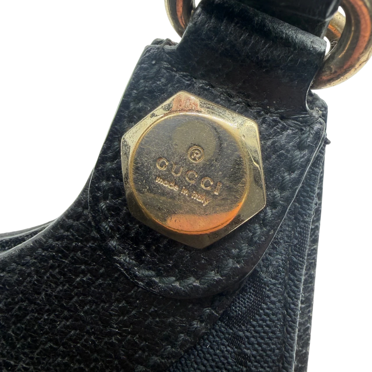 Gucci Schultertasche Charmy monogram schwarz – Prägung im Detail