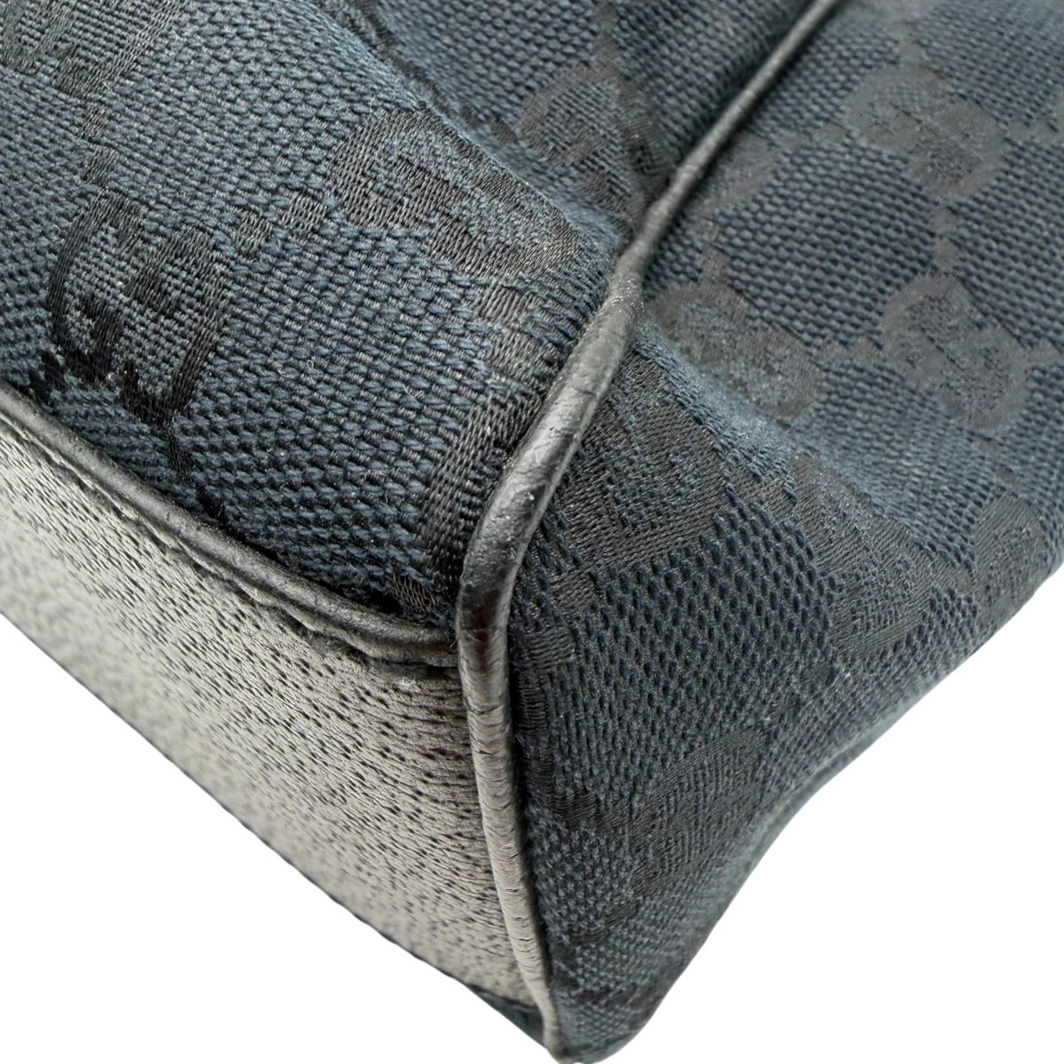 Gucci Schultertasche Charmy monogram schwarz – Ecken im Detail