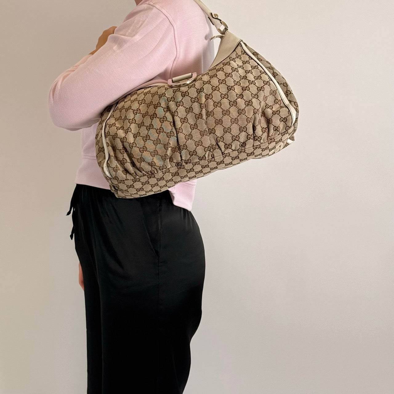 Gucci Schultertasche D-Ring large monogram beige