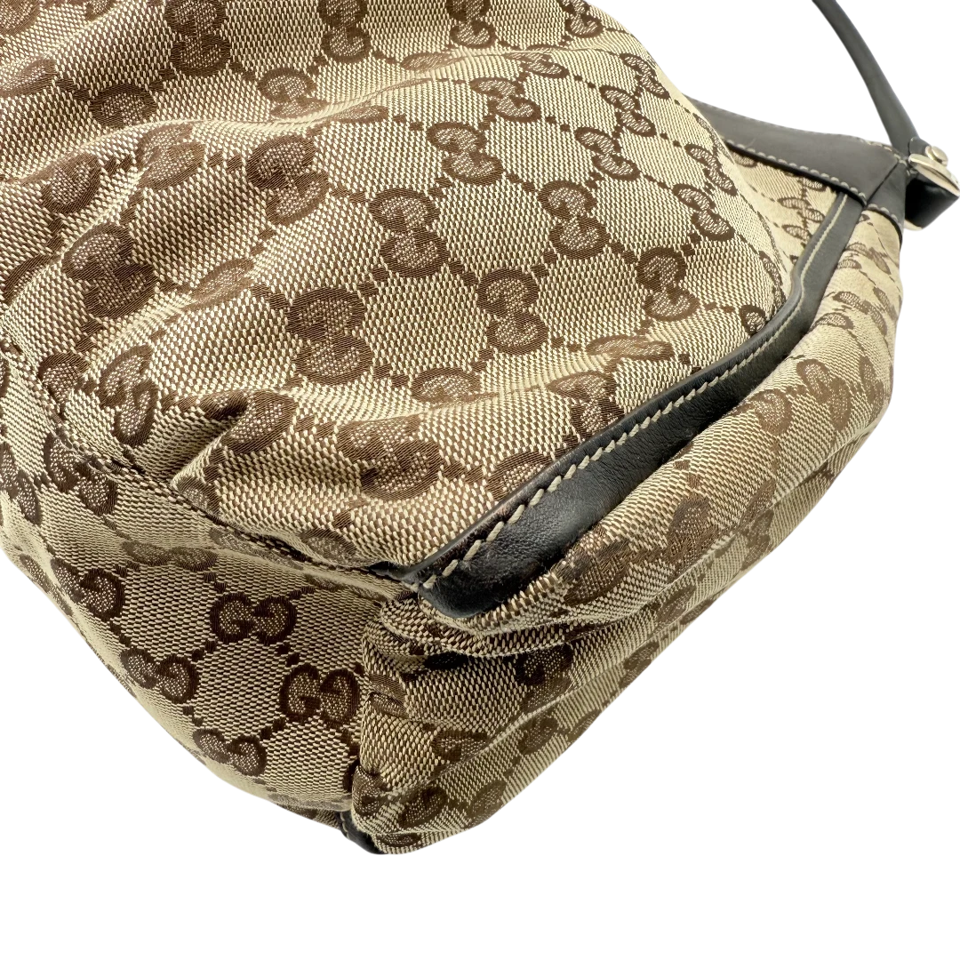 Borsa a tracolla con anello a D grande