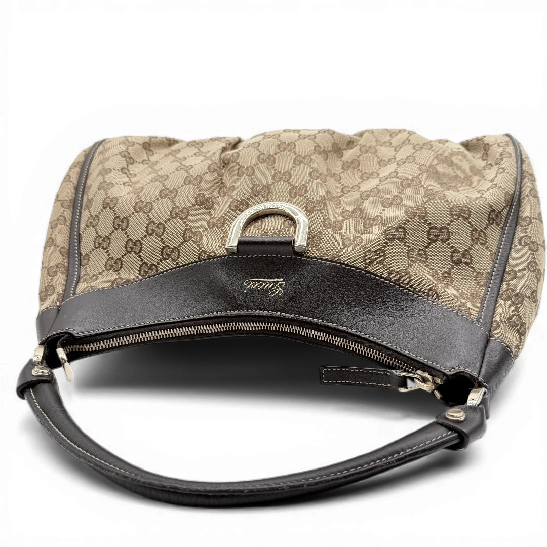 Borsa a tracolla con anello a D grande
