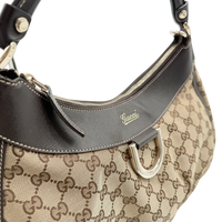 Borsa a tracolla con anello a D grande