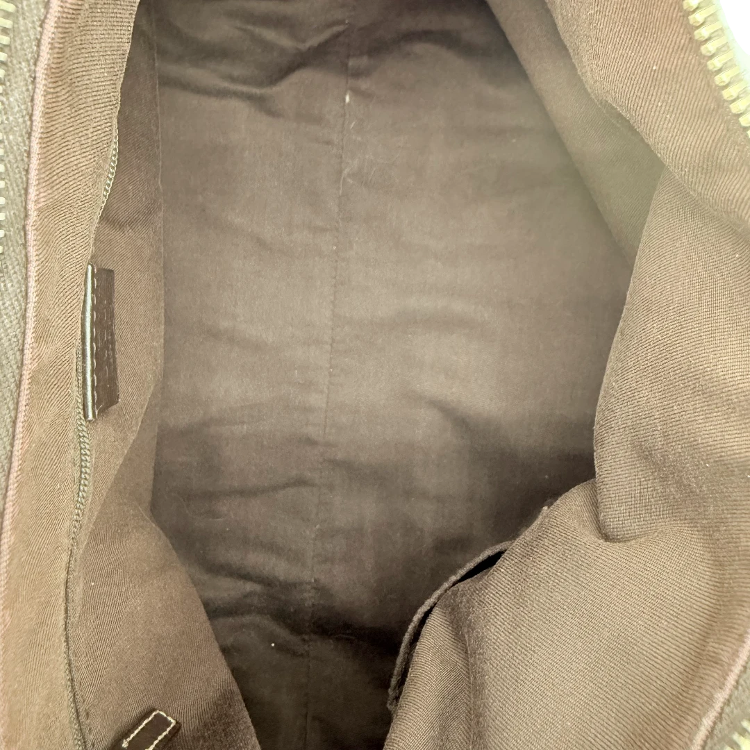 Borsa a tracolla con anello a D grande