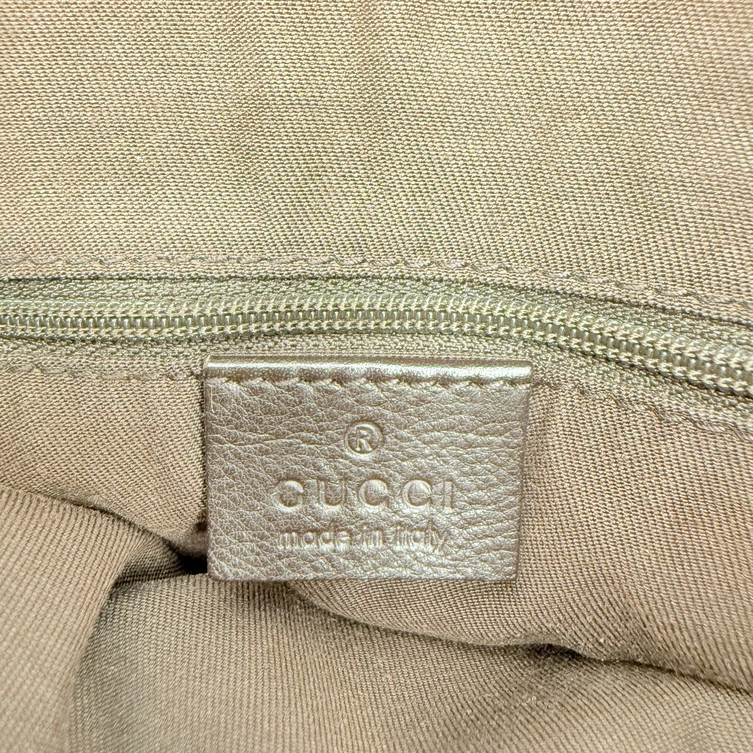 Borsa a tracolla con anello a D grande