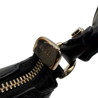 Gucci Schultertasche D-Ring large monogram schwarz – Prägung im Detail