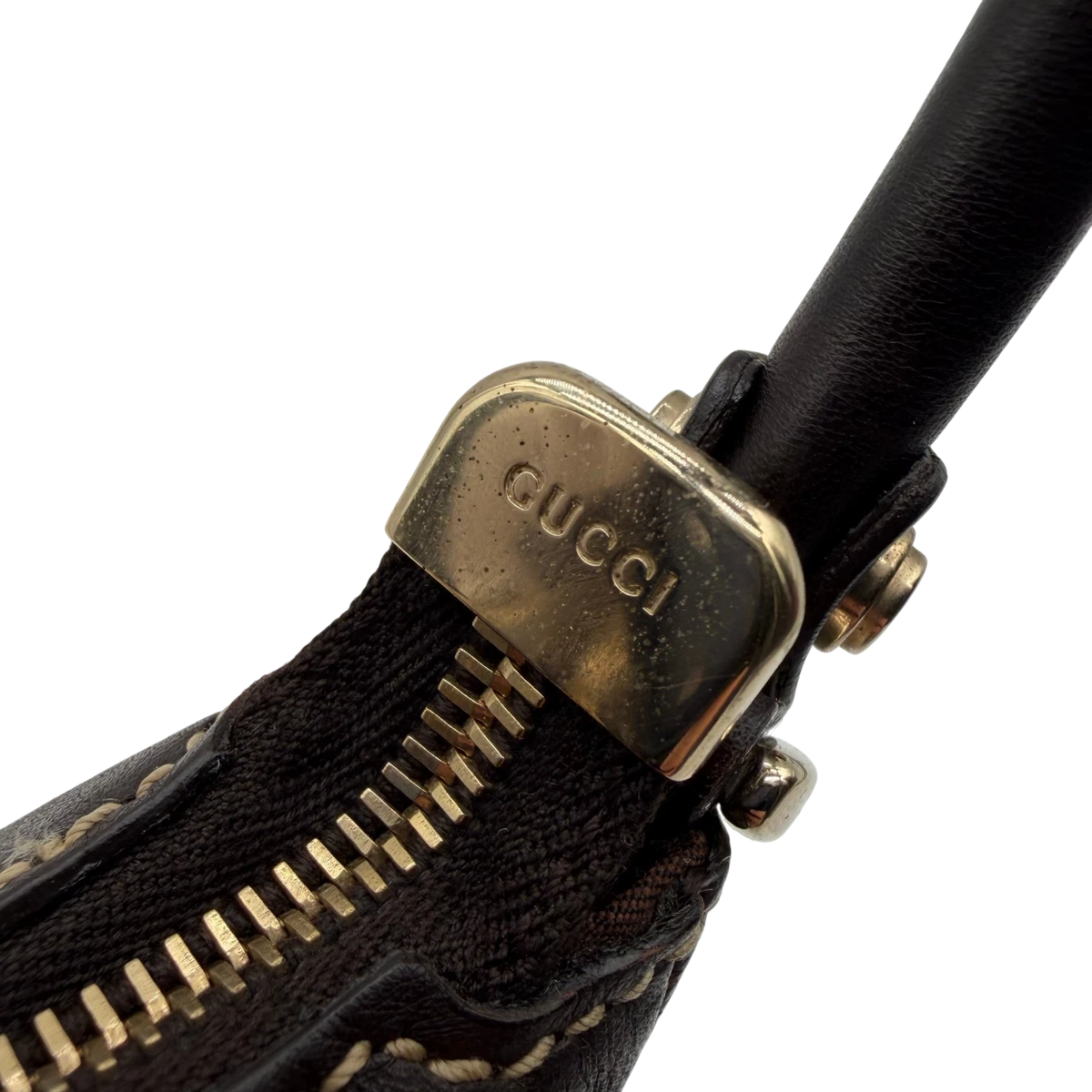 Gucci Schultertasche D-Ring monogram beige – Prägung im Detail