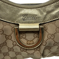 Gucci Schultertasche D-Ring monogram beige – Logo im Detail