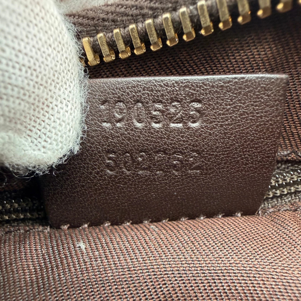 Gucci Schultertasche D-Ring monogram beige – Seriennummer im Detail