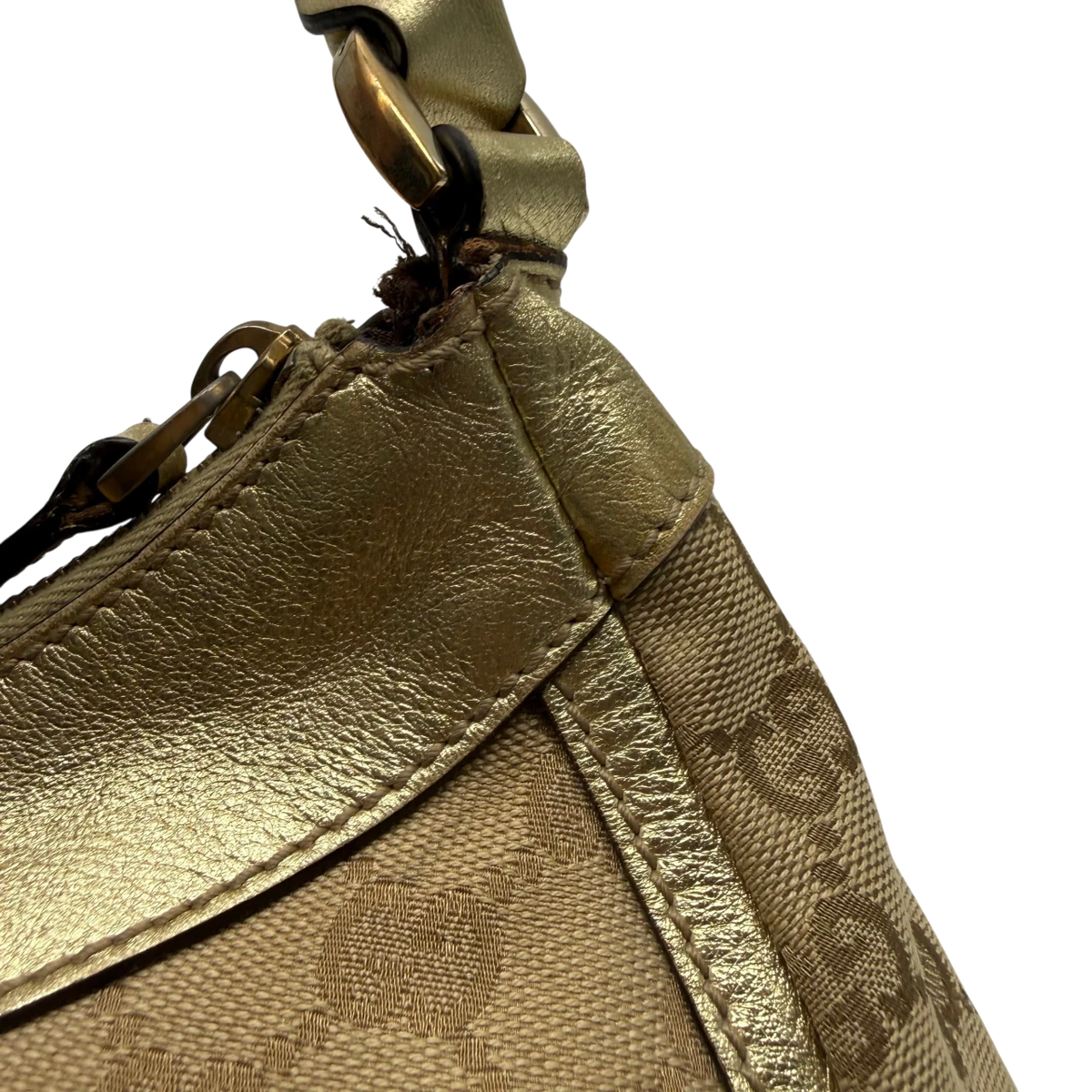 Gucci Schultertasche D-Ring monogram beige – Gebrauchsspuren: ausgefranster Reißverschluss