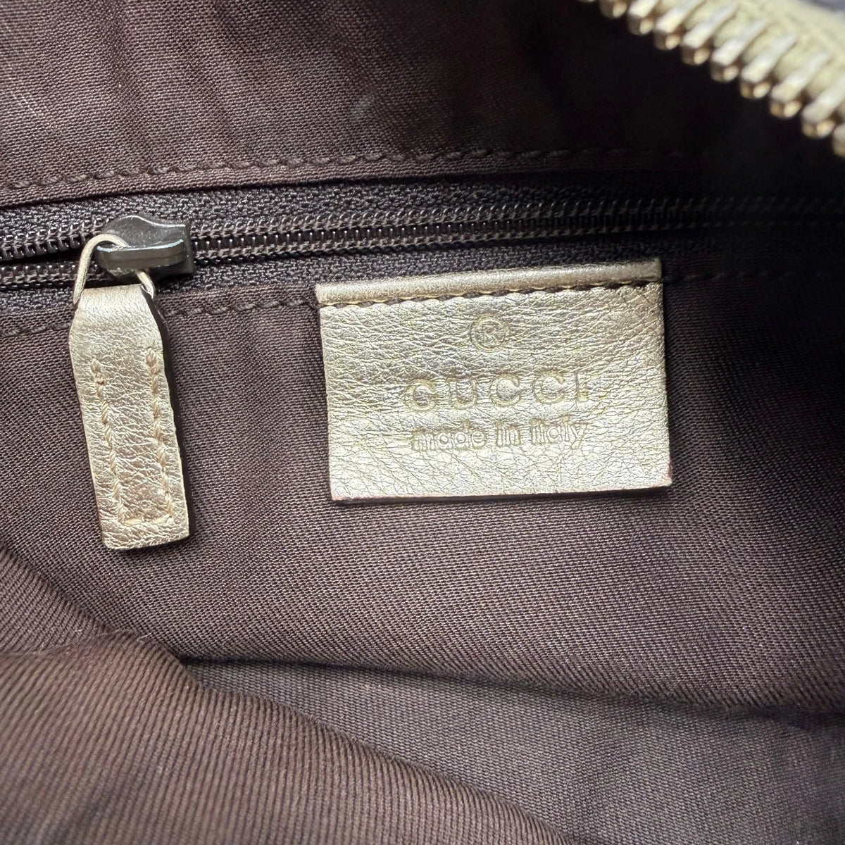 Gucci Schultertasche D-Ring monogram beige – Innenetikett im Detail