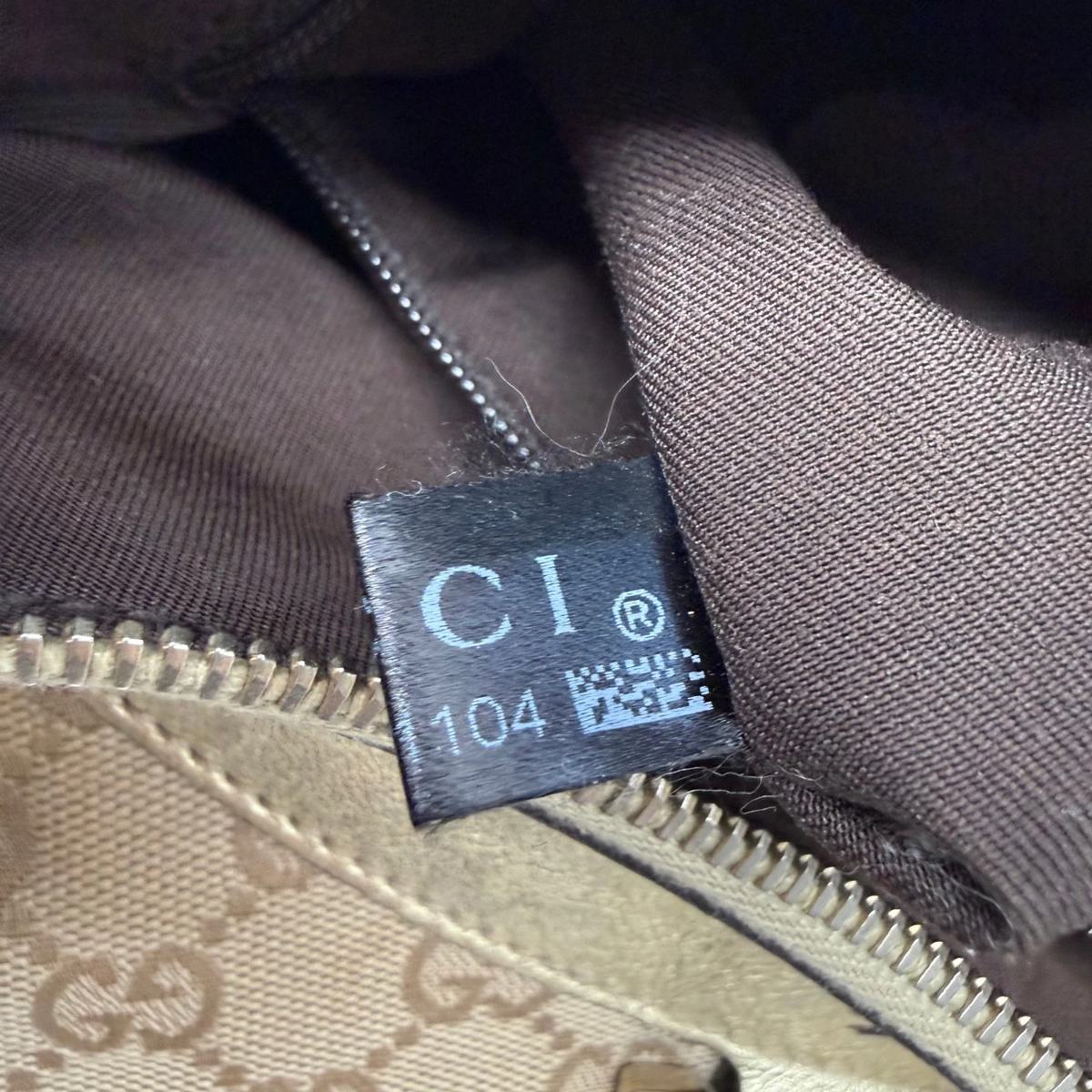 Gucci Schultertasche D-Ring monogram beige – Seriennummer im Detail