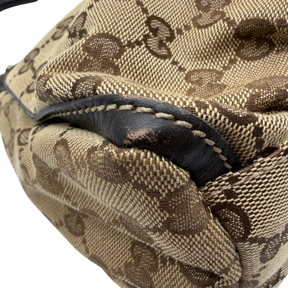 Gucci Schultertasche D-Ring monogram beige – Ecken im Detail