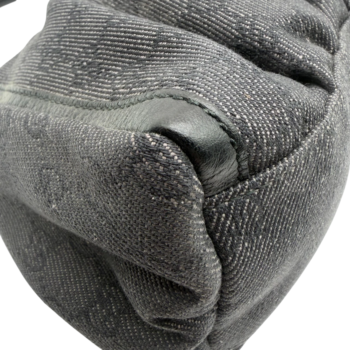 Gucci Schultertasche D-Ring monogram grau – Ecken im Detail