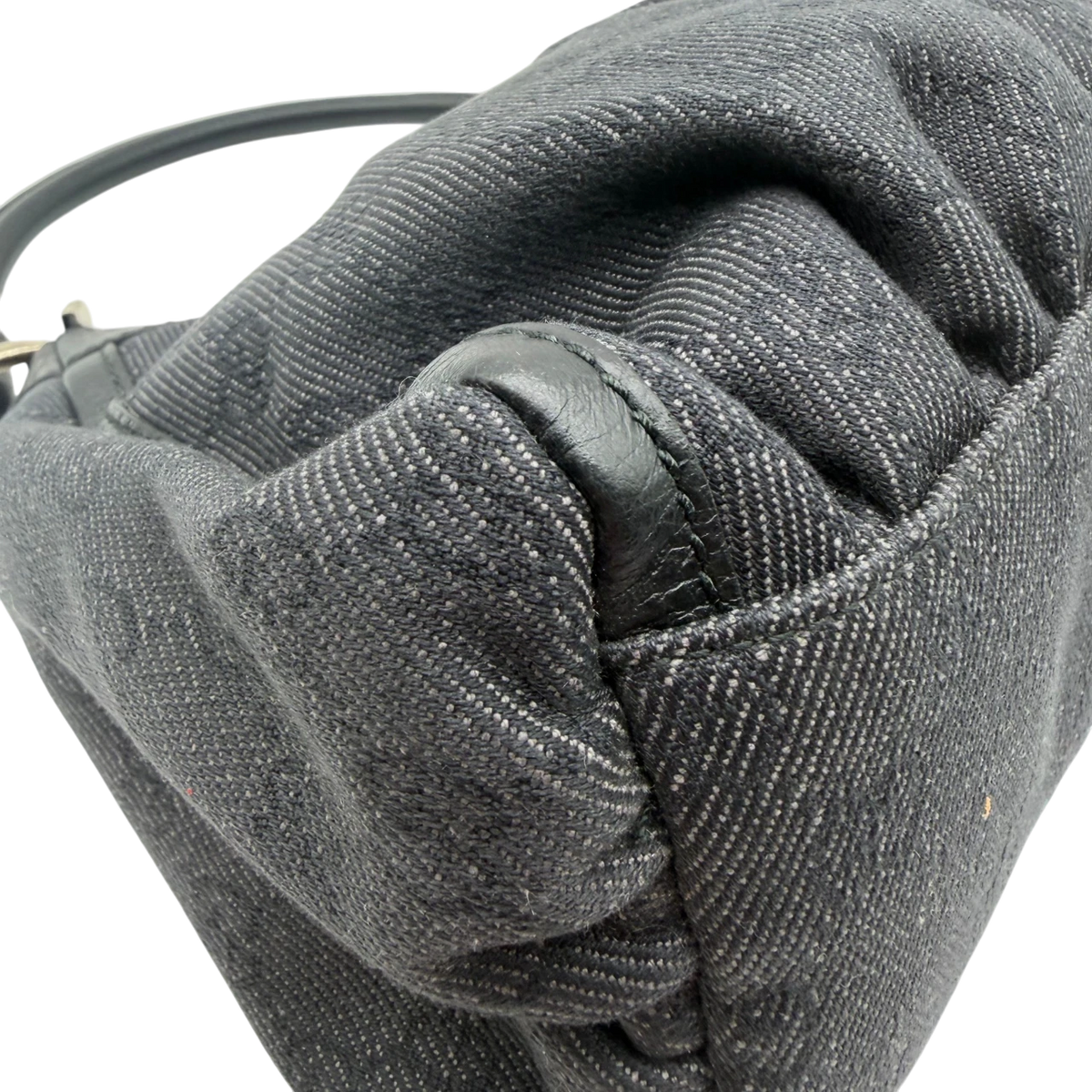 Gucci Schultertasche D-Ring monogram grau – Ecken im Detail