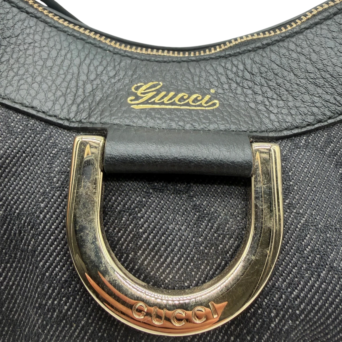 Gucci Schultertasche D-Ring monogram grau – Logo im Detail