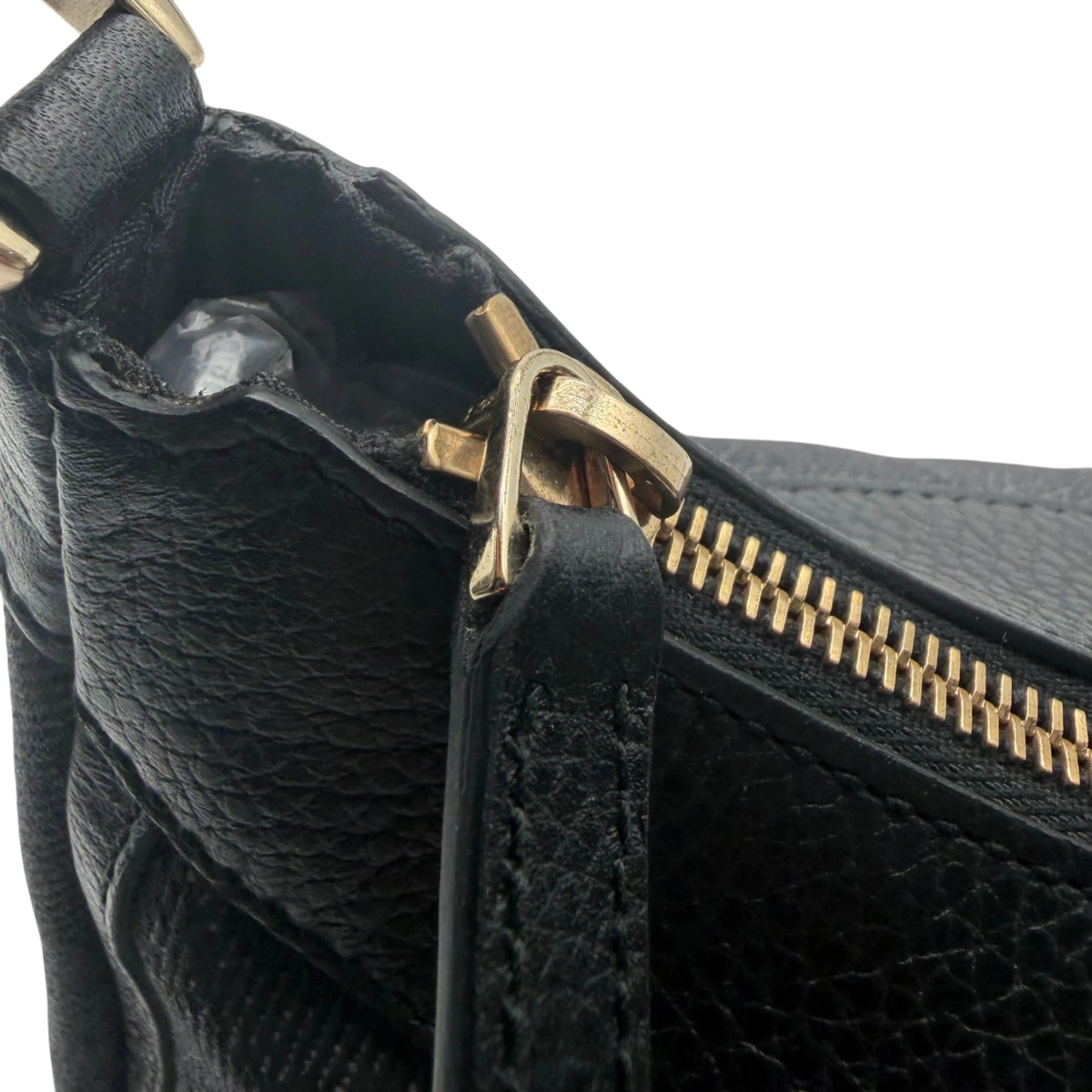 Gucci Schultertasche D-Ring monogram grau – Beschläge im Detail