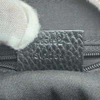 Gucci Schultertasche D-Ring monogram grau – Seriennummer im Detail
