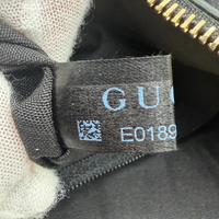 Gucci Schultertasche D-Ring monogram grau – Seriennummer im Detail