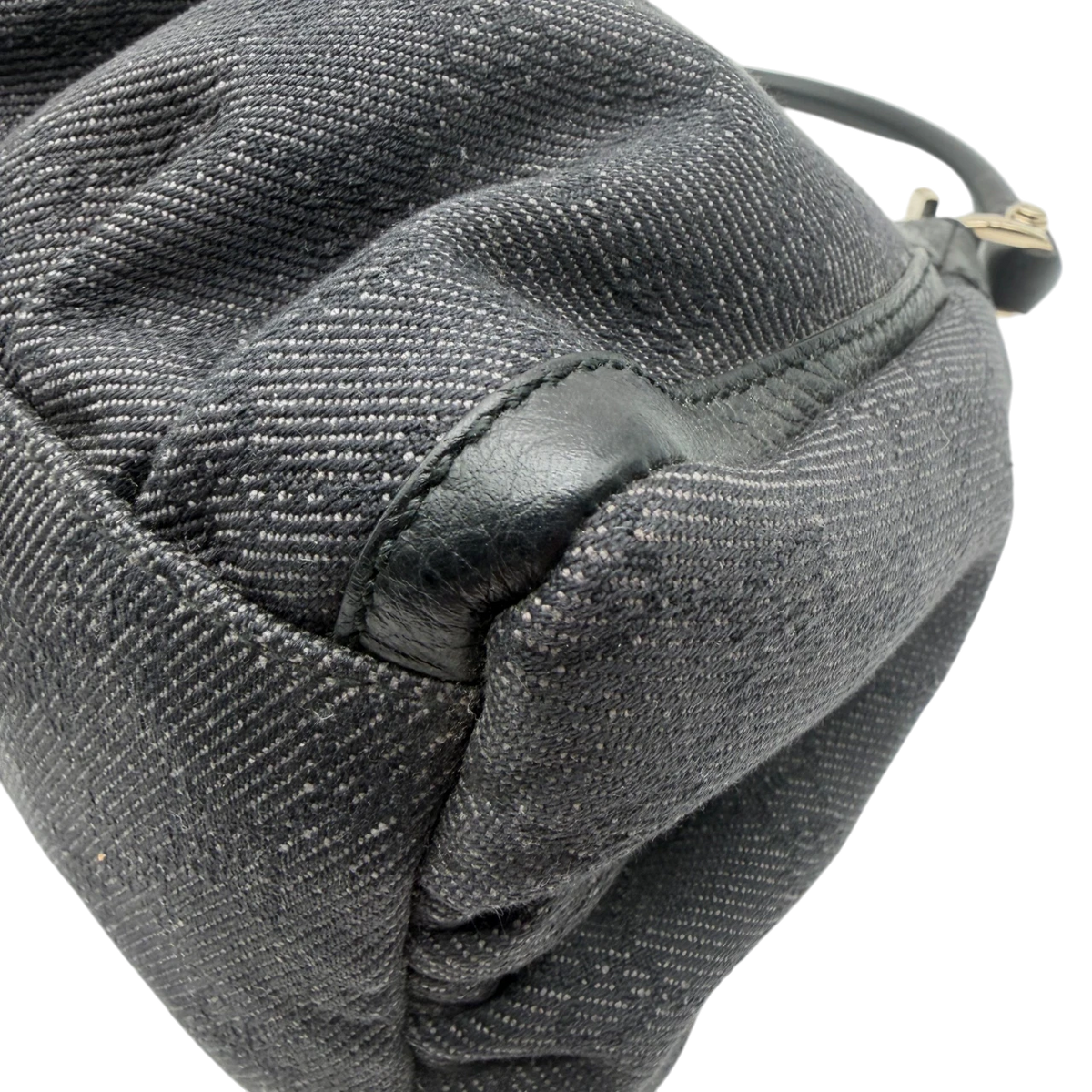 Gucci Schultertasche D-Ring monogram grau – Ecken im Detail