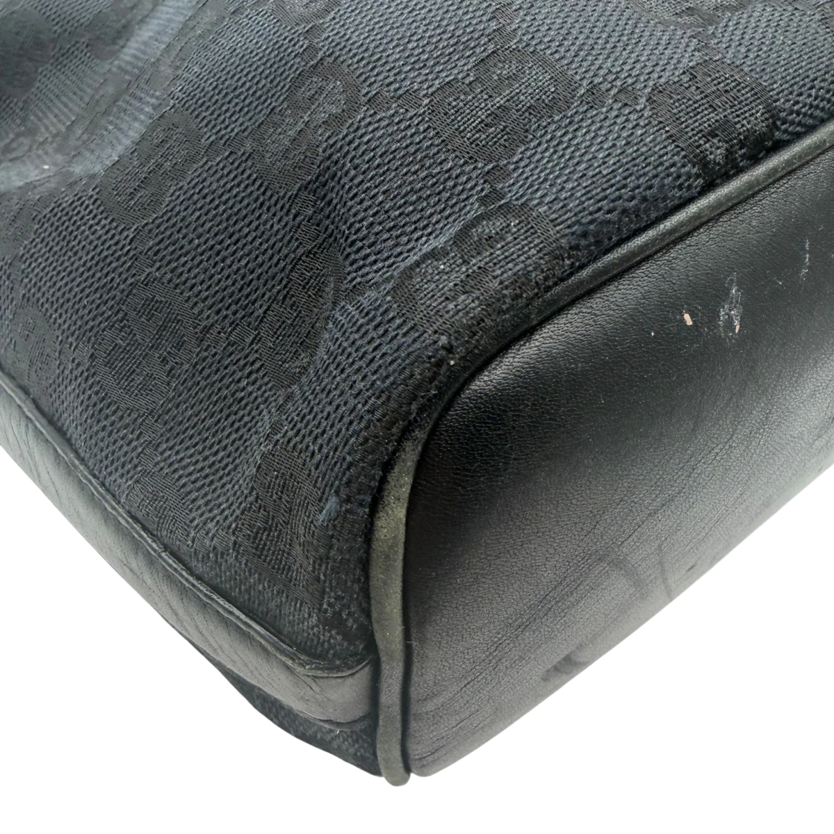 Gucci Schultertasche GG Hobo monogram schwarz – Ecken im Detail