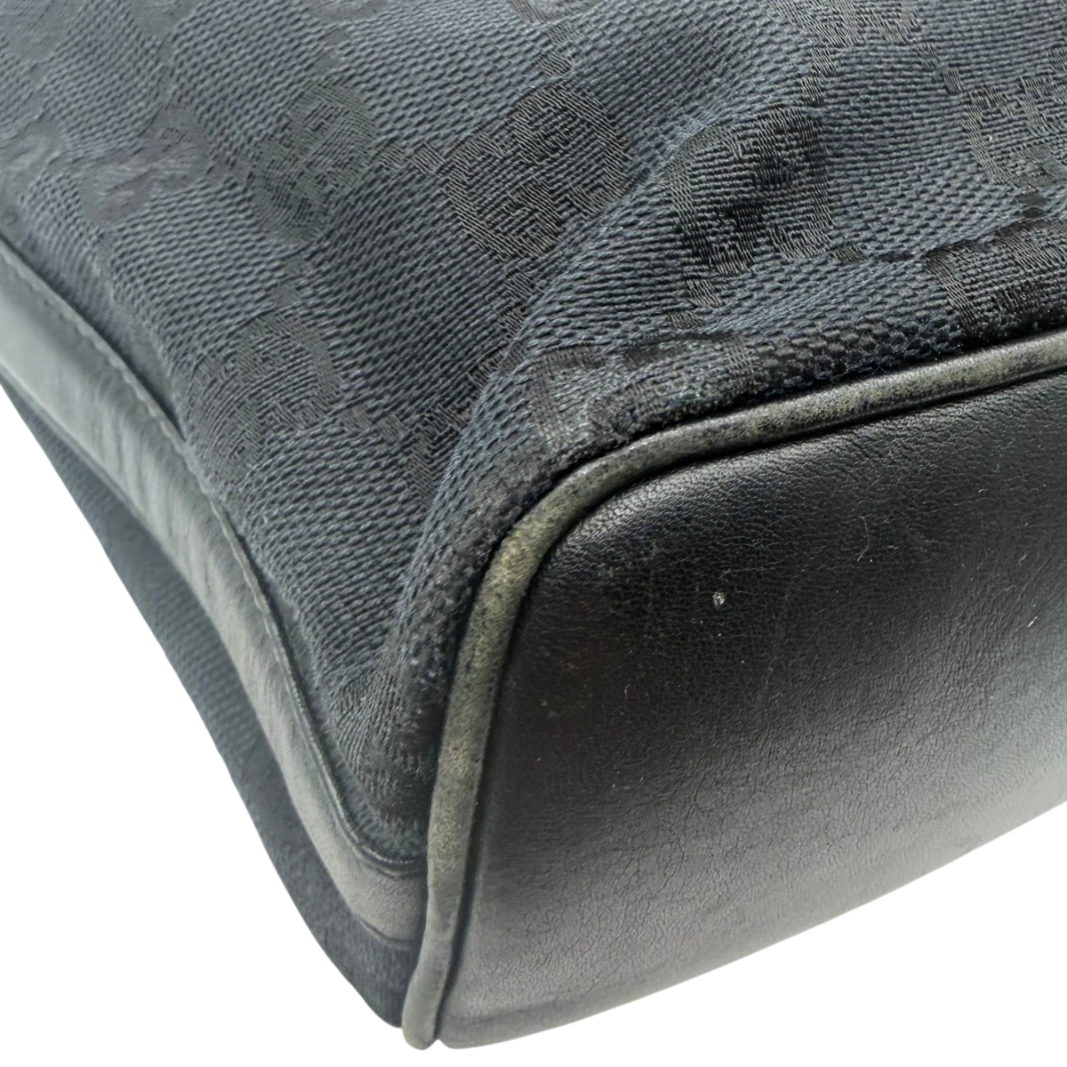Gucci Schultertasche GG Hobo monogram schwarz – Ecken im Detail