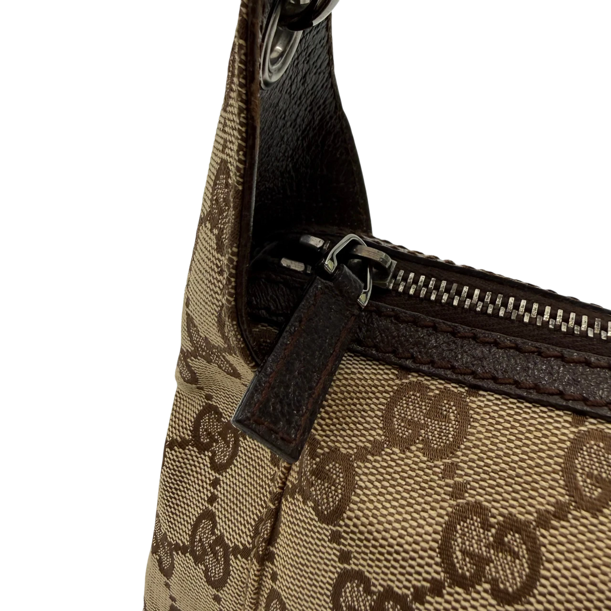 Gucci Schultertasche Hobo monogram beige – Beschläge im Detail