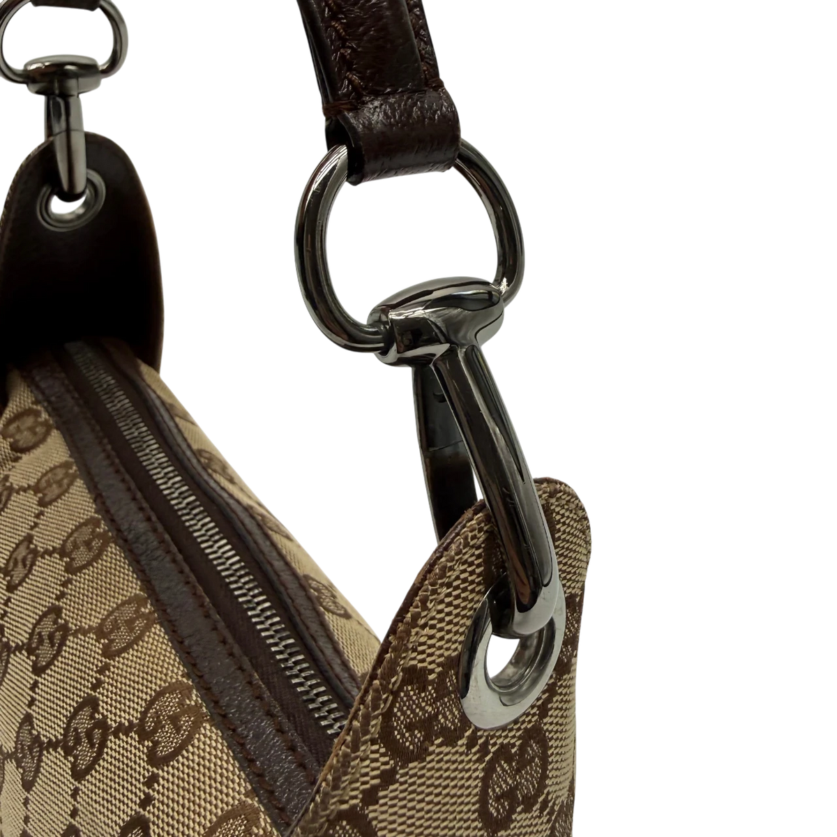 Gucci Schultertasche Hobo monogram beige – Beschläge im Detail