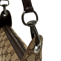 Gucci Schultertasche Hobo monogram beige – Beschläge im Detail