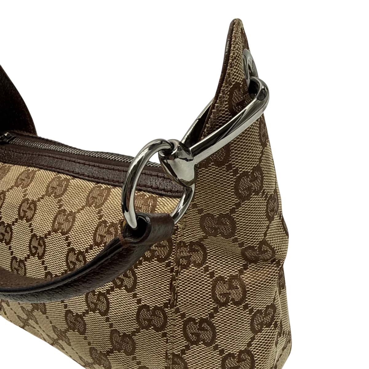 Gucci Schultertasche Hobo monogram beige – Beschläge im Detail