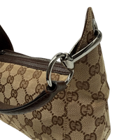 Gucci Schultertasche Hobo monogram beige – Beschläge im Detail